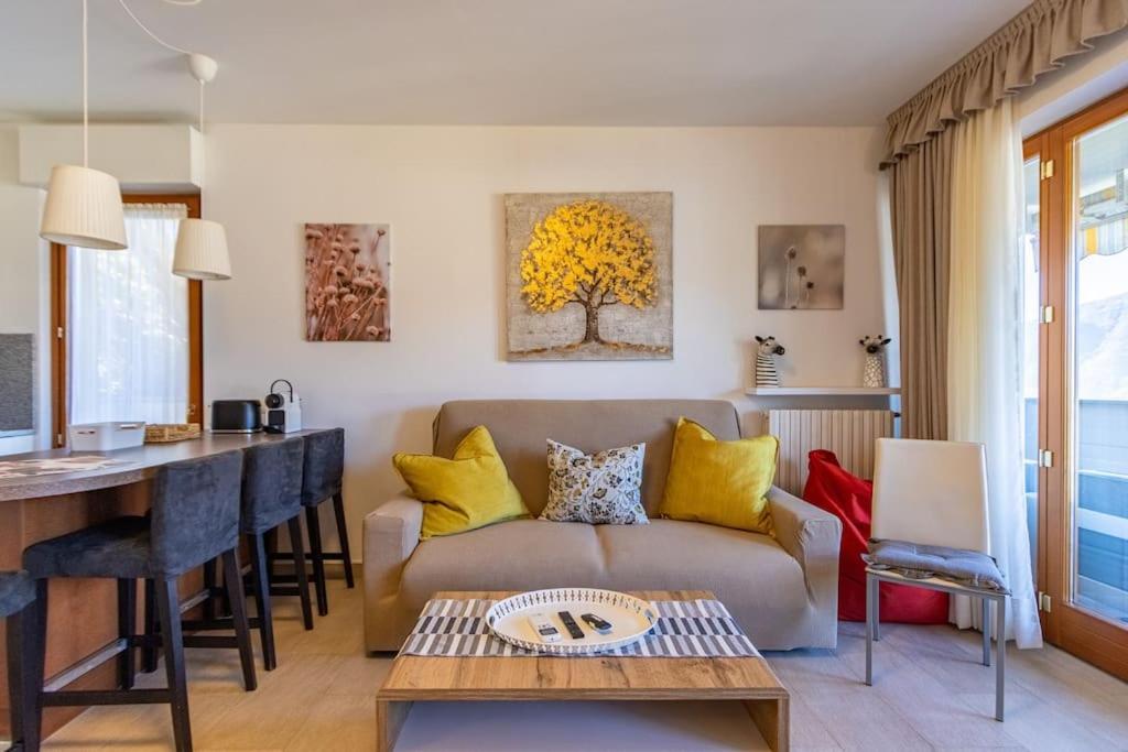 Wraparound Lake Views Bellavista Residence Campione dʼItalia Exteriör bild